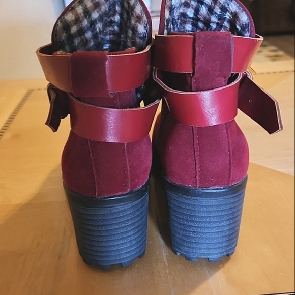 Stylish Faux Suede Ankle Boots Size 6.5 NWOT - Picture 7 of 8